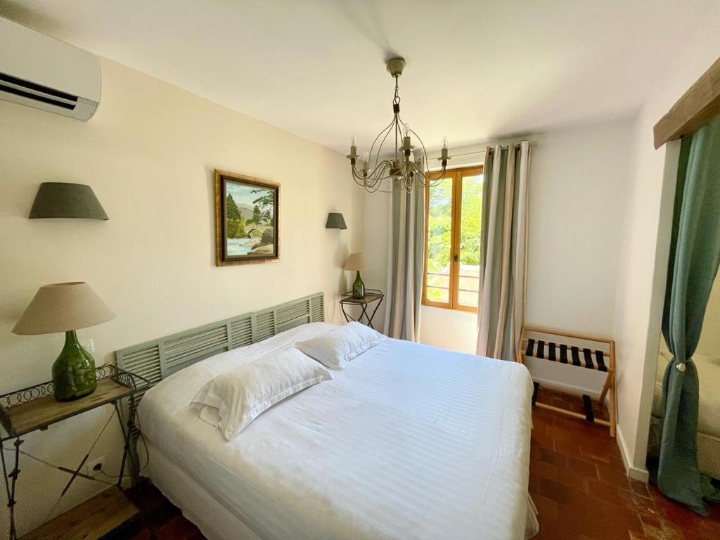 Couette-café Château Le Bouïs *